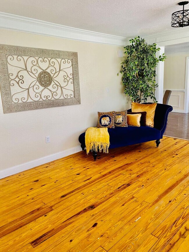 Foto del edificio - SPACIOUS HOME ON ACREAGE