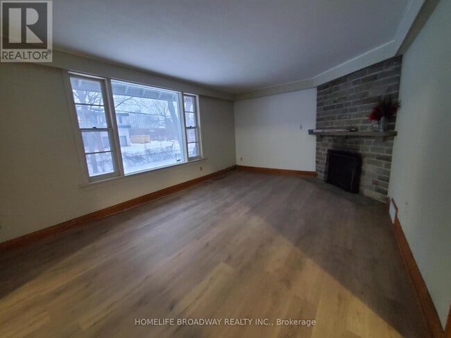 Photo du bâtiment - 9 Lamont Ave