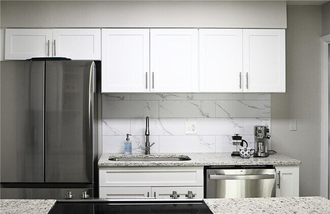 Building Photo - 5155 Roswell Rd NE