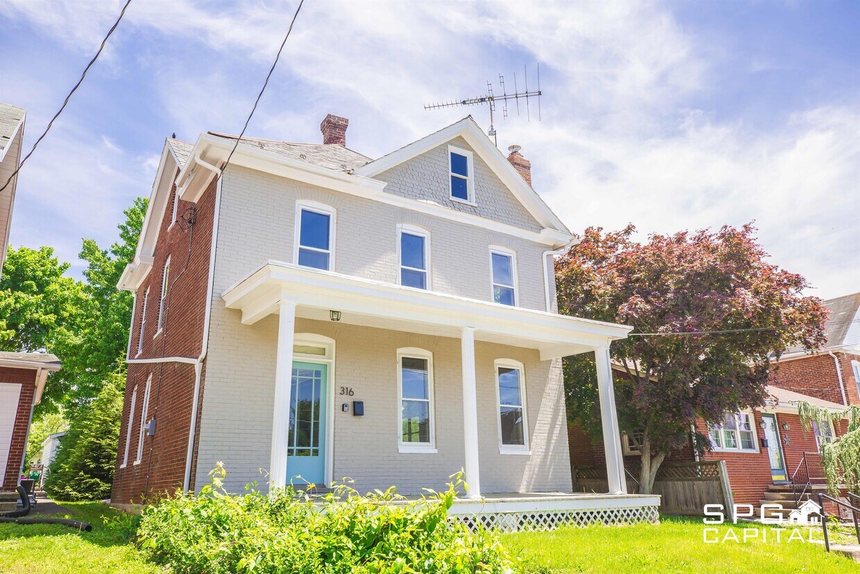 316 W 6th St, Waynesboro, PA 17268 House for Rent in Waynesboro, PA