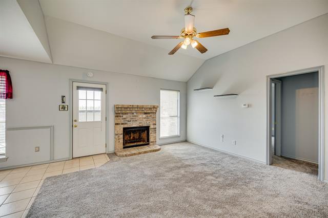 Foto del edificio - 920 Meadow Cir S