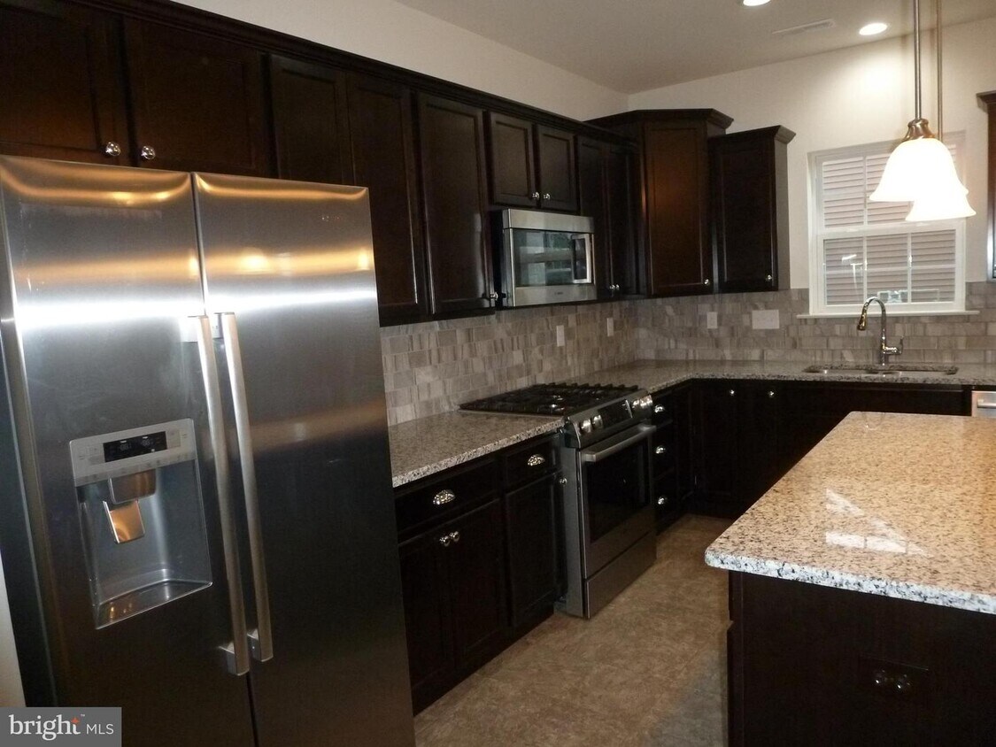 1959 McIntosh Dr, Mechanicsburg, PA 17055 House Rental in