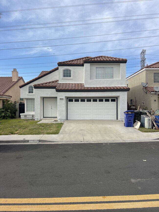 Foto del edificio - 15838 Fiddleleaf Rd