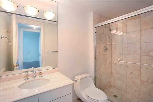 Building Photo - 445 Grand Bay Dr