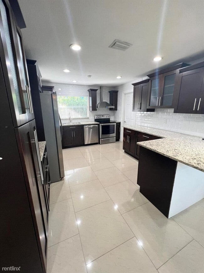 Building Photo - 3 br, 2 bath House - 5858 Tarragon Dr
