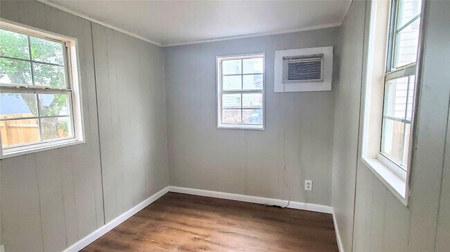 Foto del edificio - 16705 Meadowcroft St