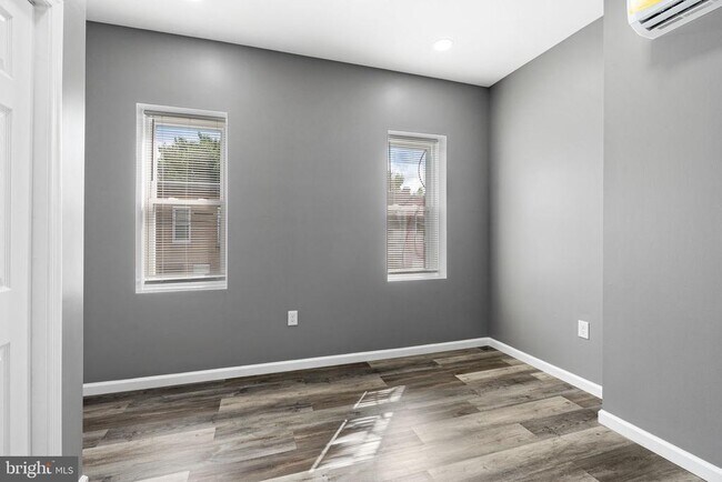 Building Photo - 2550 N 12th St