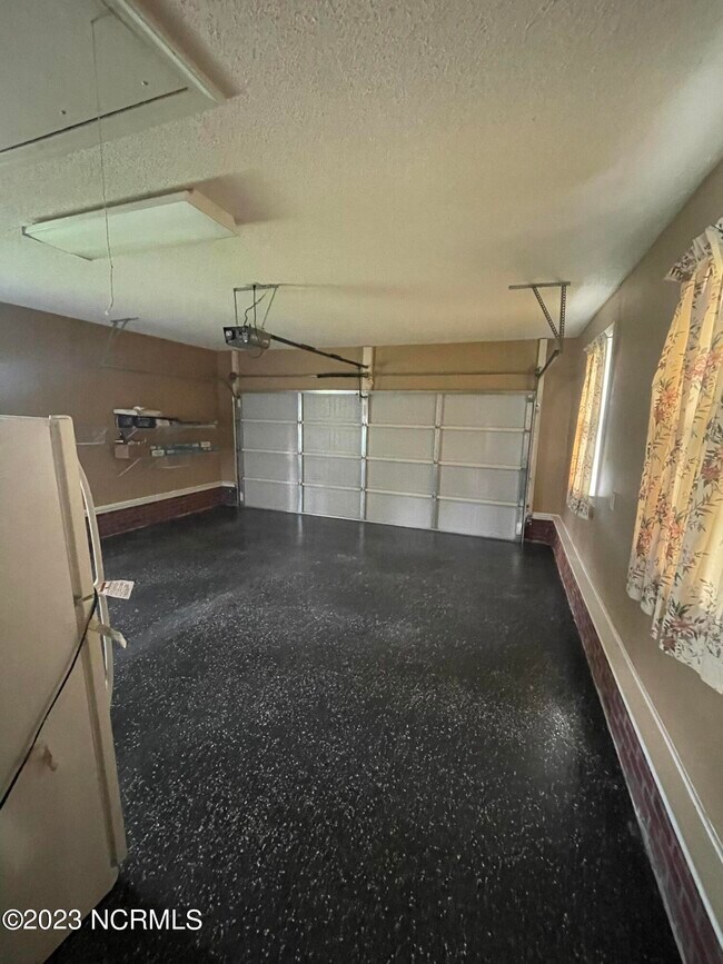 Building Photo - 105 Kingsmill Ct