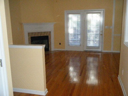 Building Photo - 107 Willow Oak Loop