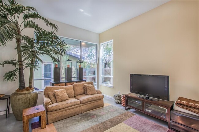 Foto del edificio - 2317 W 9th St