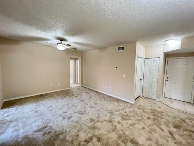 Building Photo - 5024 Lantana Rd