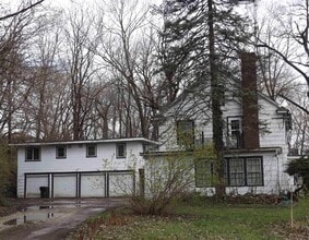 Building Photo - 204 Pekin Ave