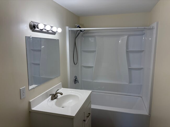 Building Photo - 1C Black Oak Dr