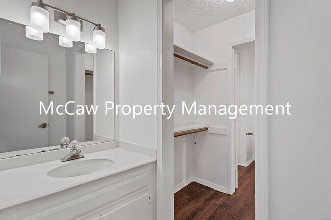 Building Photo - 2326 Garden Park Ct