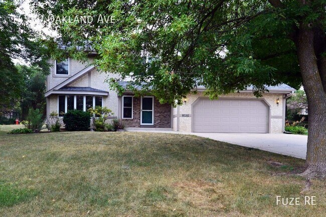 Foto del edificio - 14920 Oakland Ave