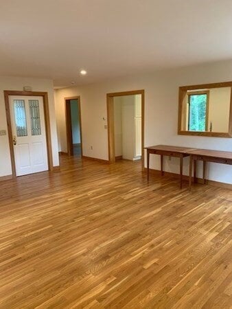 Building Photo - Quiet living close to Groton Center