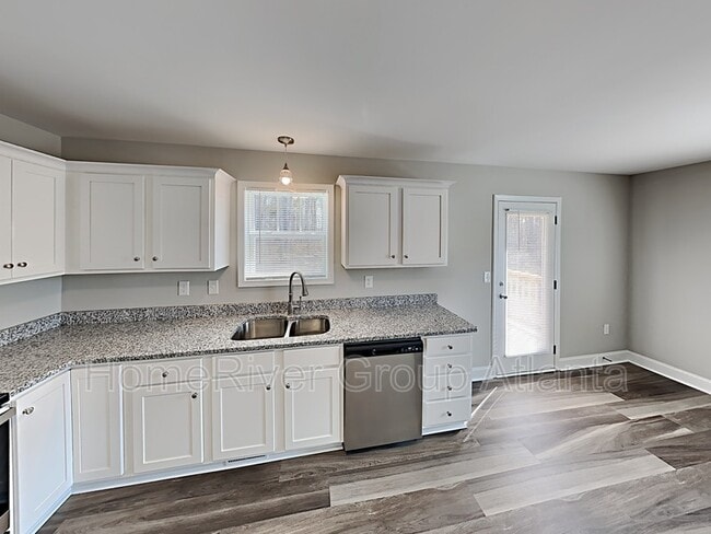 Building Photo - 127 Iverson Pl