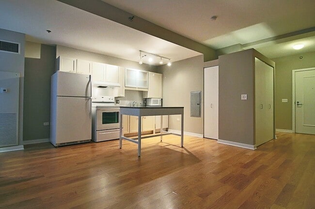 Photo - 197 W Randolph St Apartment