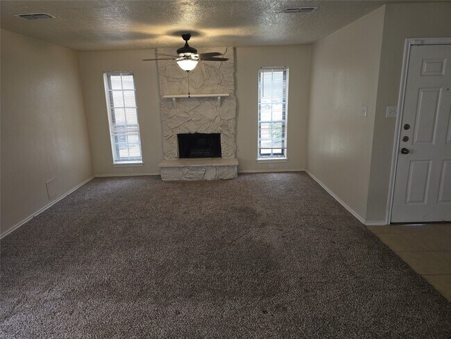 Foto del edificio - 19602 Cotton Creek Dr