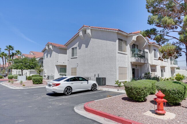 Foto del edificio - 6201 E Lake Mead Blvd