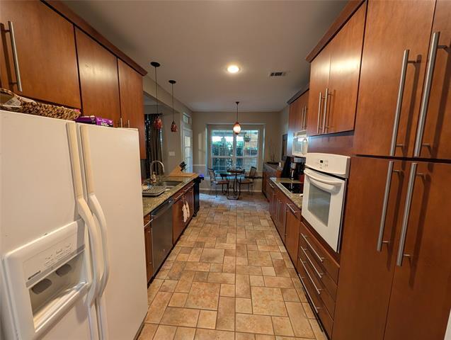 Building Photo - 8655 Brittania Ct