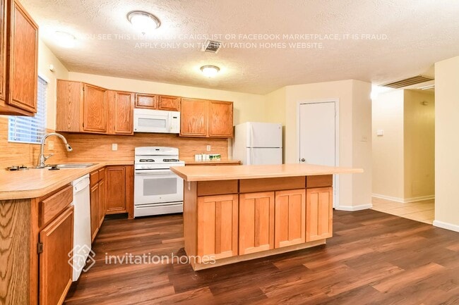 Building Photo - 19315 Bristlestar Dr