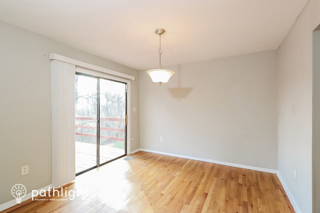 Building Photo - 17105 Fairway View Lane