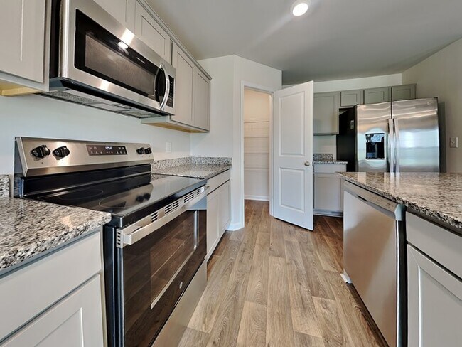 Foto del edificio - Coming Soon! Burnside Farms near USC, Fort...