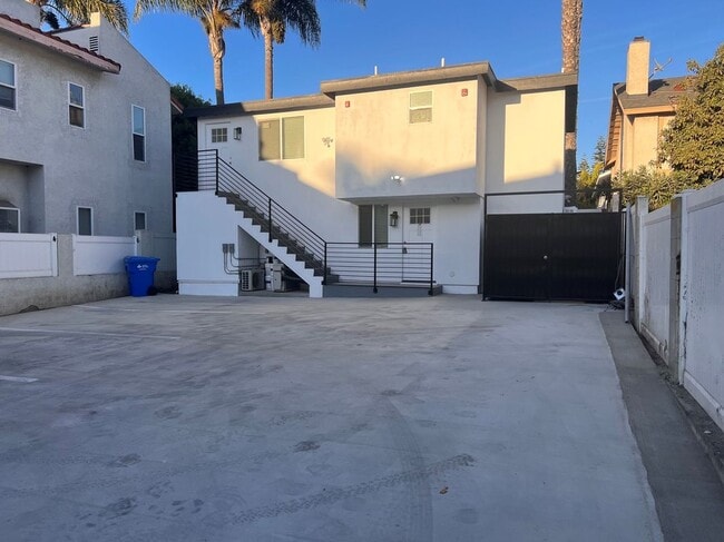 Building Photo - 712 N Guadalupe Ave