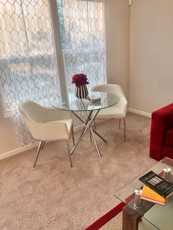 Foto del edificio - 3 BEDROOM FULLY FURNISHED - UTILITIES INC