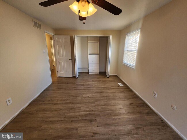 Building Photo - 13079 Cardella Pl