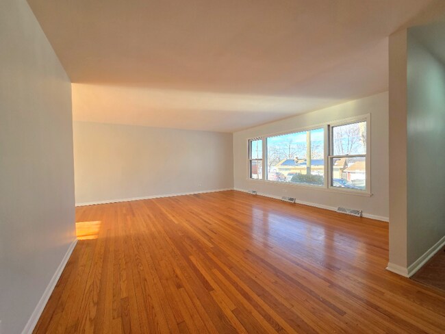 Foto del edificio - 29 E Lake Shore Dr