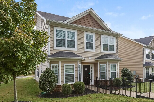 Foto del edificio - 1428 Sprucedale Dr