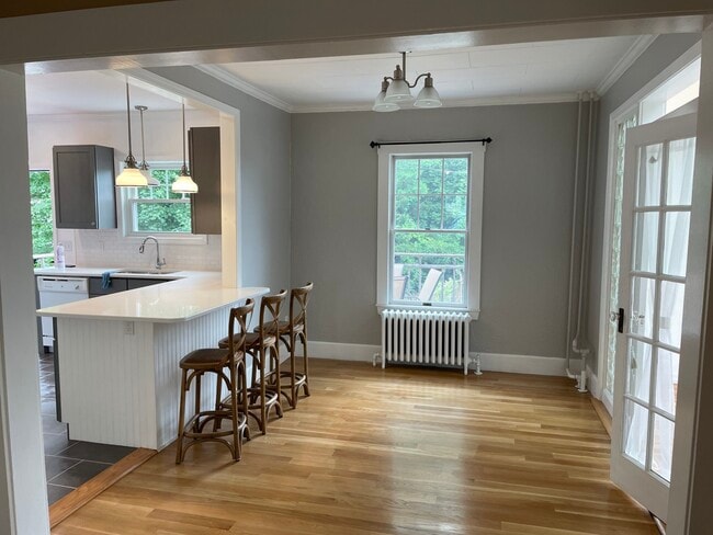 Building Photo - 12 Ledyard St