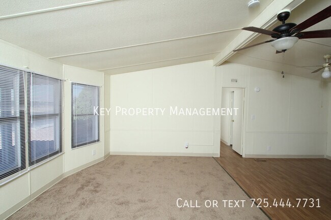 Building Photo - SINGLE STORY 4 BR HOME W/ RV PARKING NEAR ...