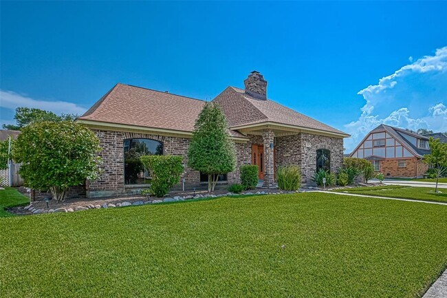 Building Photo - 4613 St Andrews Dr