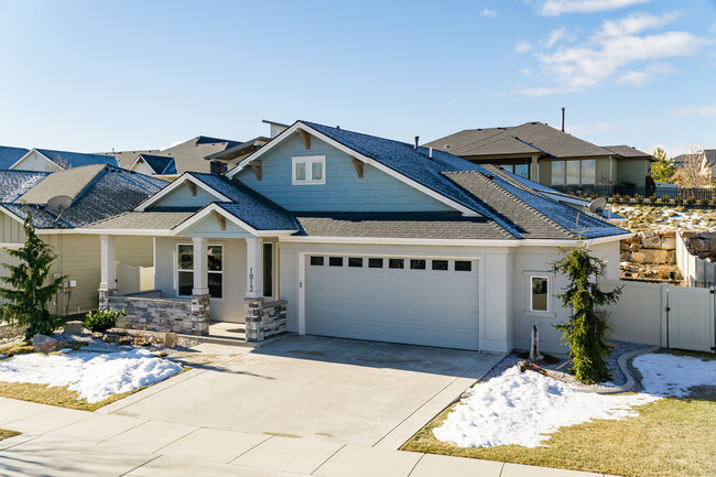 Building Photo - 1013 E Radiant Ridge Dr