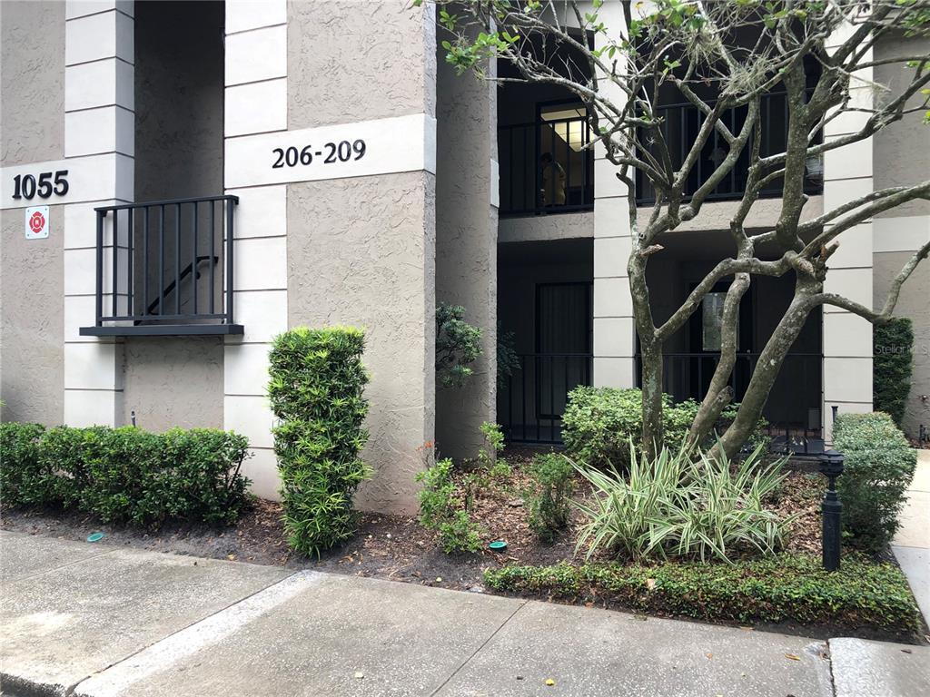 Foto principal - 1055 Kensington Park Dr
