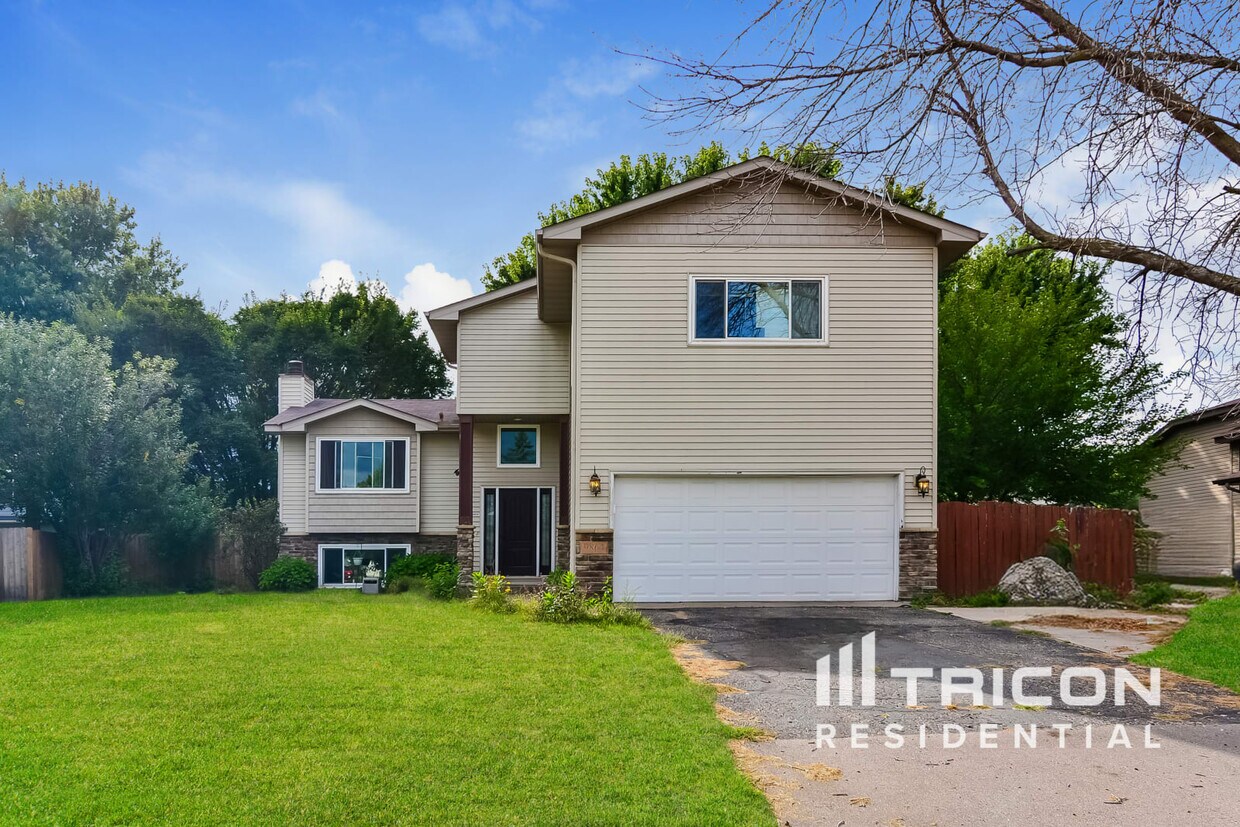 Foto principal - 9864 Wake St NE