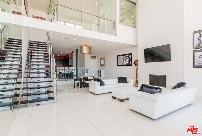 Foto del edificio - 5205 Ocean Front Walk