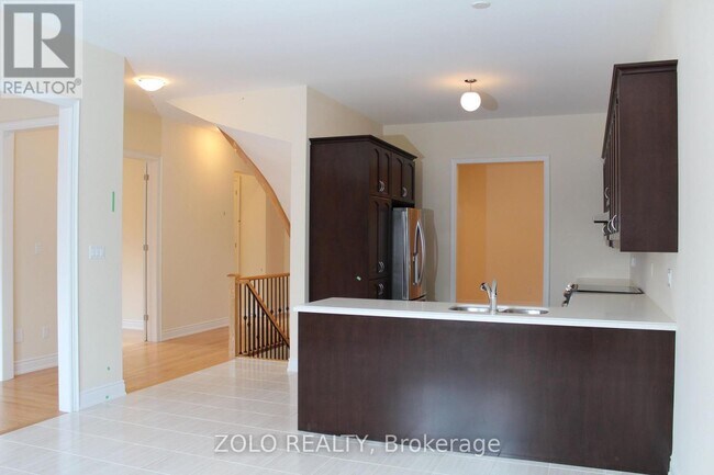 Building Photo - 207 Gardiner Dr