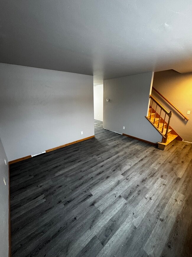 Building Photo - 726 S Main St