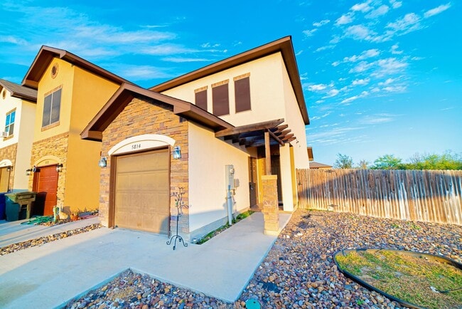 Building Photo - 5814 Montevista Dr