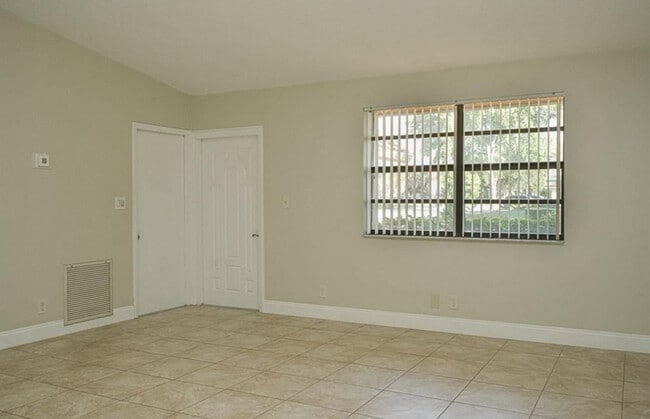 Photo - 10501 NW 43rd St House