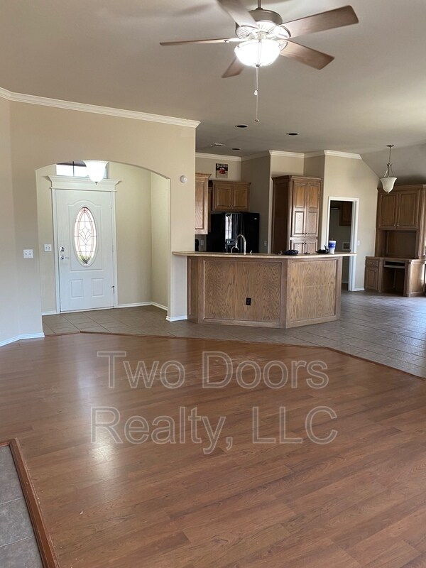 Photo - 858 Patco Spur Ave House