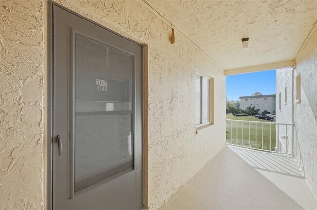 Foto del edificio - 4143 Heron Way