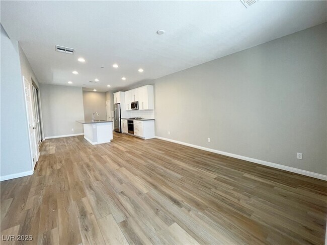 Foto del edificio - 11695 Hamilton Lk Ave