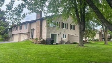 Building Photo - 9486 Kingsview Ln N