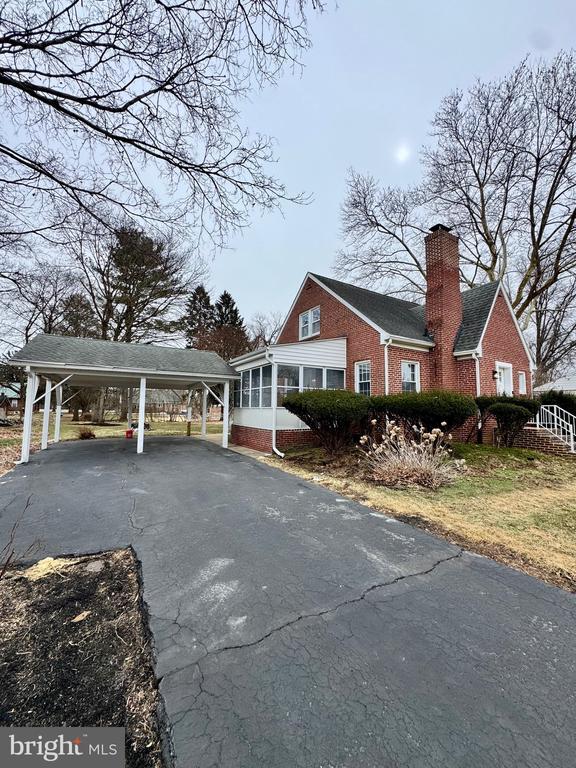 Building Photo - 927 Hamilton St