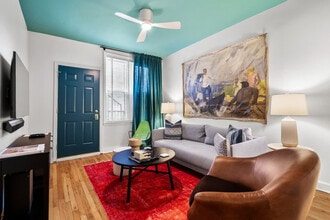 Building Photo - 3839 N Southport Ave